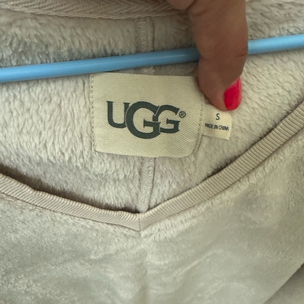 UGG Women's Soft Beige Set of sweatpants and sweatshirt - Picture 4 of 6